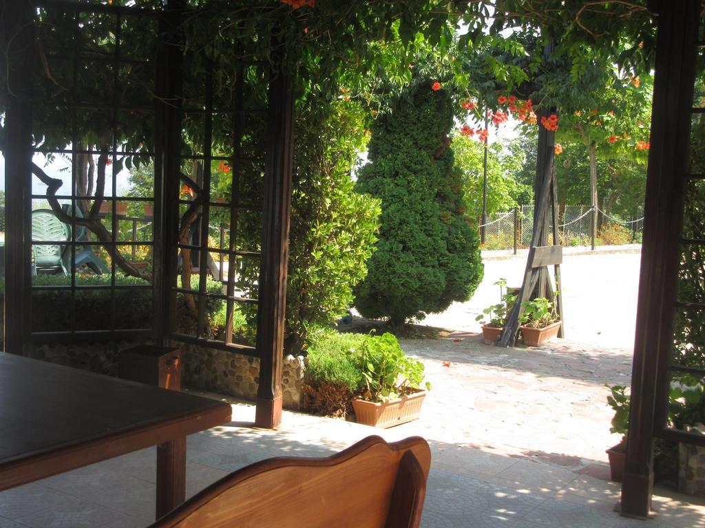 Hotel Complex Fichoza à Varna Extérieur photo