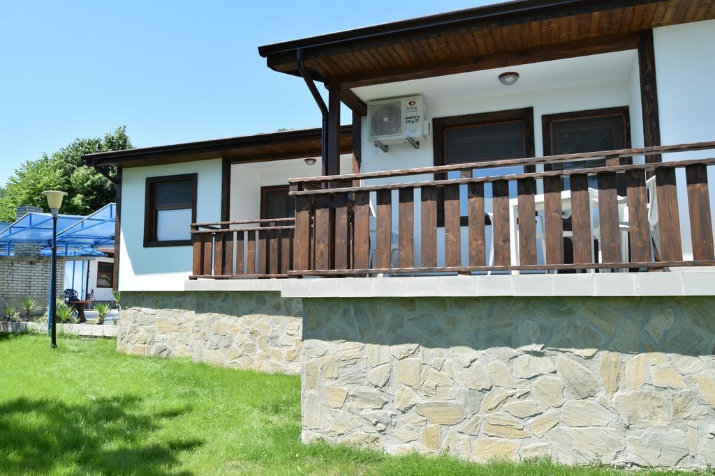 Hotel Complex Fichoza à Varna Extérieur photo