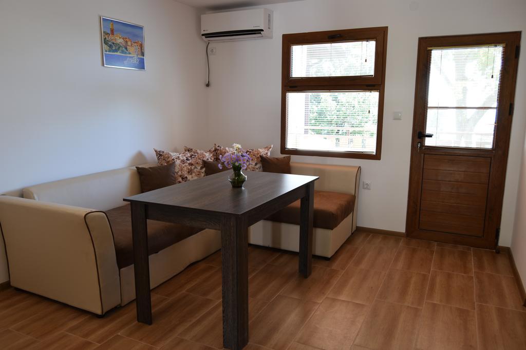 Hotel Complex Fichoza à Varna Extérieur photo